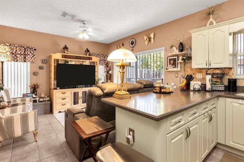 Touwnhouse à vendre à Miami Lakes, Floride: 3 chambres, 143.07 m2 № 2145984 - photo 19
