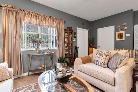 Touwnhouse à vendre à Miami Lakes, Floride: 3 chambres, 143.07 m2 № 2145984 - photo 10