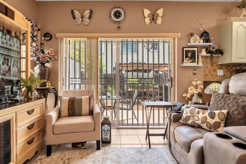 Touwnhouse à vendre à Miami Lakes, Floride: 3 chambres, 143.07 m2 № 2145984 - photo 22