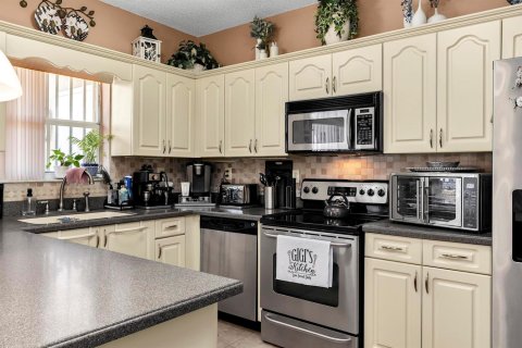 Touwnhouse à vendre à Miami Lakes, Floride: 3 chambres, 143.07 m2 № 2145984 - photo 21