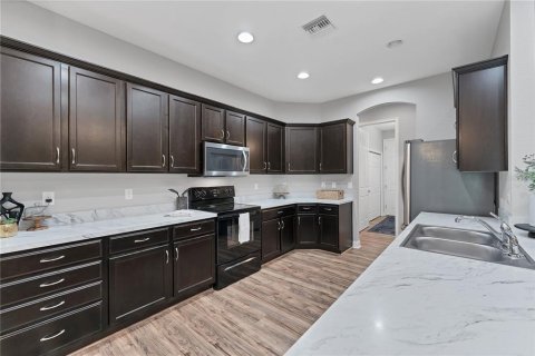 House in Temple Terrace, Florida 3 bedrooms, 209.4 sq.m. № 1789923 - photo 7
