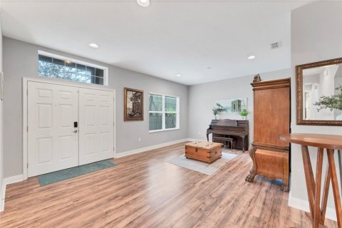 House in Temple Terrace, Florida 3 bedrooms, 209.4 sq.m. № 1789923 - photo 4
