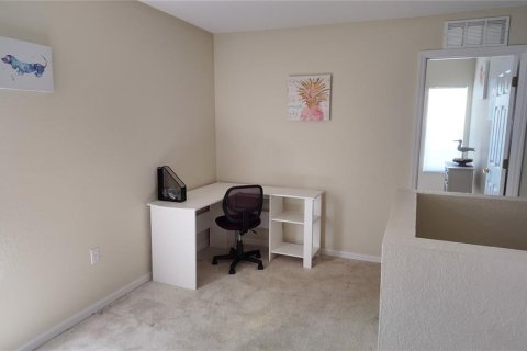 Condo in Lutz, Florida, 3 bedrooms  № 2277126 - photo 19