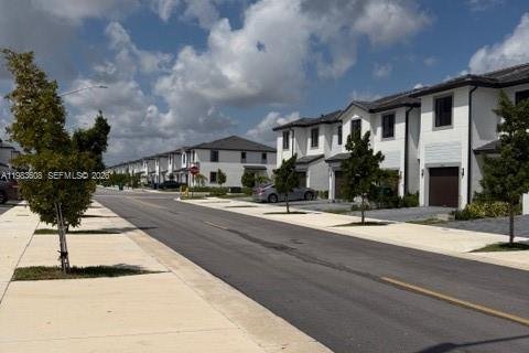 Townhouse in Homestead, Florida 4 bedrooms № 2048499