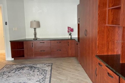 Снять в аренду кондоминиум в Клируотер, Флорида 7 комнат, 155.61м2, № 2224252 - фото 12