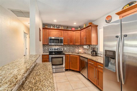 Villa ou maison à vendre à Tampa, Floride: 3 chambres, 147.9 m2 № 1881295 - photo 11