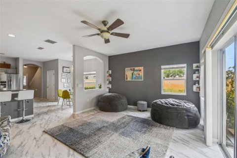 Townhouse in Tampa, Florida 3 bedrooms, 170.2 sq.m. № 1918442 - photo 18