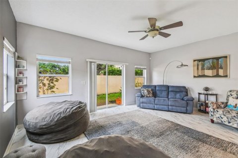 Townhouse in Tampa, Florida 3 bedrooms, 170.2 sq.m. № 1918442 - photo 17