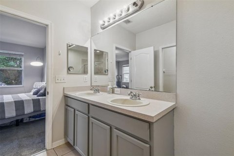 Townhouse in Tampa, Florida 3 bedrooms, 170.2 sq.m. № 1918442 - photo 28