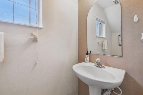 Townhouse in Tampa, Florida 3 bedrooms, 170.2 sq.m. № 1918442 - photo 20