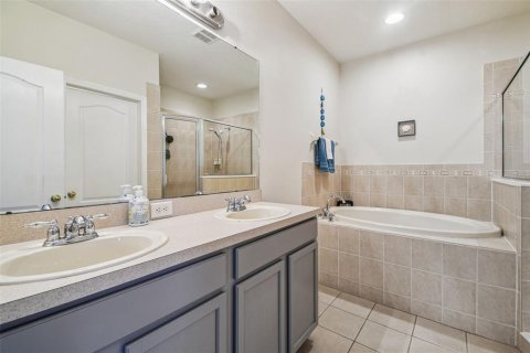 Townhouse in Tampa, Florida 3 bedrooms, 170.2 sq.m. № 1918442 - photo 25