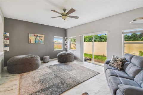Townhouse in Tampa, Florida 3 bedrooms, 170.2 sq.m. № 1918442 - photo 16