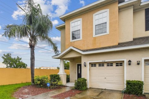 Townhouse in Tampa, Florida 3 bedrooms, 170.2 sq.m. № 1918442 - photo 1