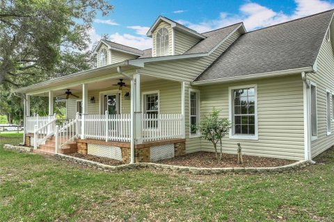 House in Umatilla, Florida 7 bedrooms, 192.59 sq.m. № 1771950 - photo 10