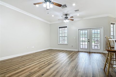 House in Umatilla, Florida 7 bedrooms, 192.59 sq.m. № 1771950 - photo 15