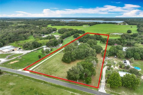 House in Umatilla, Florida 7 bedrooms, 192.59 sq.m. № 1771950 - photo 7