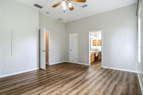 House in Umatilla, Florida 7 bedrooms, 192.59 sq.m. № 1771950 - photo 27