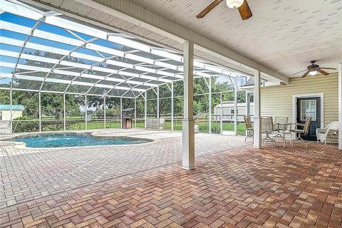 House in Umatilla, Florida 7 bedrooms, 192.59 sq.m. № 1771950 - photo 2