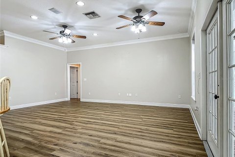 House in Umatilla, Florida 7 bedrooms, 192.59 sq.m. № 1771950 - photo 24