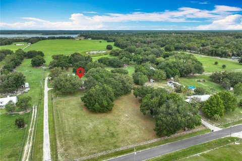 House in Umatilla, Florida 7 bedrooms, 192.59 sq.m. № 1771950 - photo 8