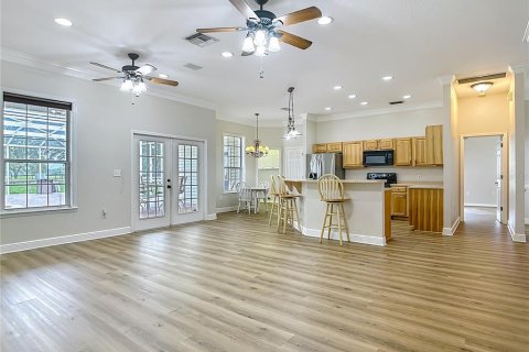 House in Umatilla, Florida 7 bedrooms, 192.59 sq.m. № 1771950 - photo 16