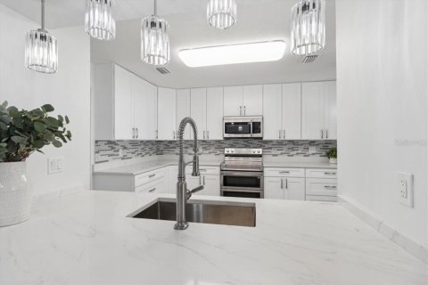 Villa ou maison à vendre à Tampa, Floride: 3 chambres, 144 m2 № 2156836 - photo 8