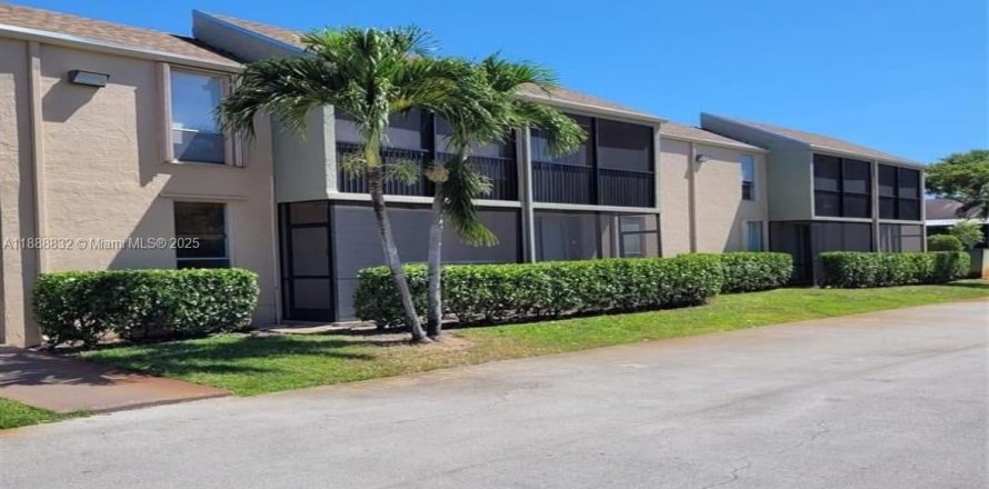Condominio en Davie, Florida, 2 dormitorios № 2034704