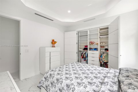 Casa en venta en Miami, Florida, 4 dormitorios, 264.03 m2 № 1705162 - foto 25