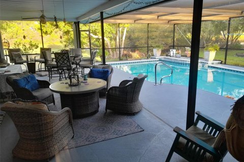 House in Weeki Wachee, Florida 3 bedrooms, 196.12 sq.m. № 2342461 - photo 23