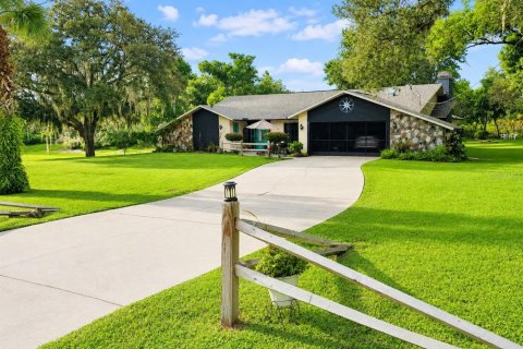 Casa en Weeki Wachee, Florida 3 dormitorios, 196.12 m2 № 2342461