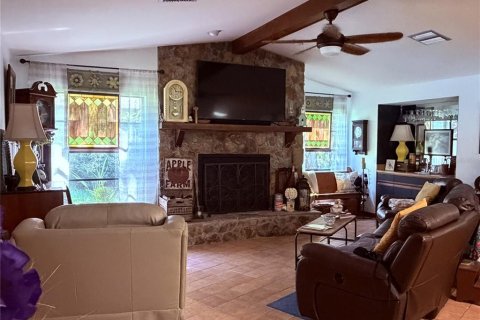 House in Weeki Wachee, Florida 3 bedrooms, 196.12 sq.m. № 2342461 - photo 15