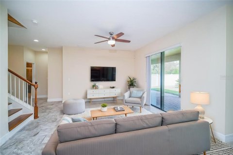 Casa en venta en Orlando, Florida, 4 dormitorios, 232.26 m2 № 2195755 - foto 3