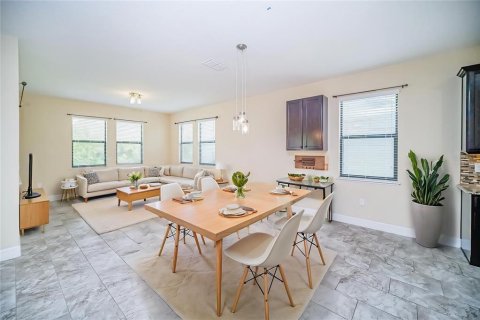 Casa en venta en Orlando, Florida, 4 dormitorios, 232.26 m2 № 2195755 - foto 4