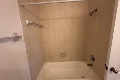 Condominio en alquiler en Homestead, Florida, 3 dormitorios, 99.96 m2 № 2060229 - foto 11