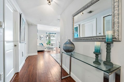 Condominio en venta en Miami, Florida, 2 dormitorios, 101.26 m2 № 1985091 - foto 3