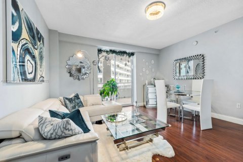 Condominio en venta en Miami, Florida, 2 dormitorios, 101.26 m2 № 1985091 - foto 8
