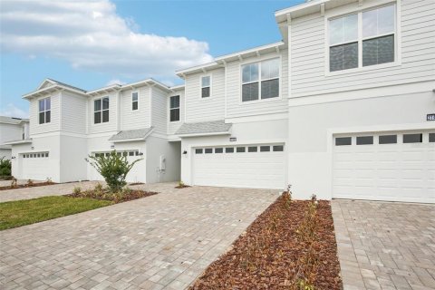 Townhouse in San Antonio, Florida 3 bedrooms, 185.34 sq.m. № 2119845 - photo 3