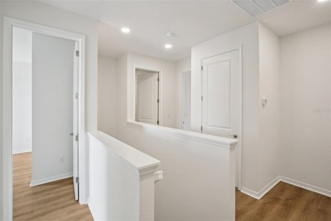Townhouse in San Antonio, Florida 3 bedrooms, 185.34 sq.m. № 2119845 - photo 15