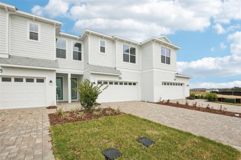 Townhouse in San Antonio, Florida 3 bedrooms, 185.34 sq.m. № 2119845 - photo 2