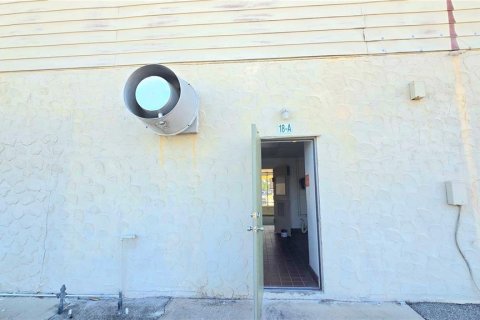 Commercial property in Venice, Florida 130.06 sq.m. № 2214883 - photo 19