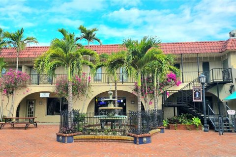 Commercial property in Venice, Florida 130.06 sq.m. № 2214883 - photo 28