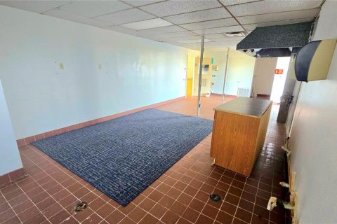 Commercial property in Venice, Florida 130.06 sq.m. № 2214883 - photo 25