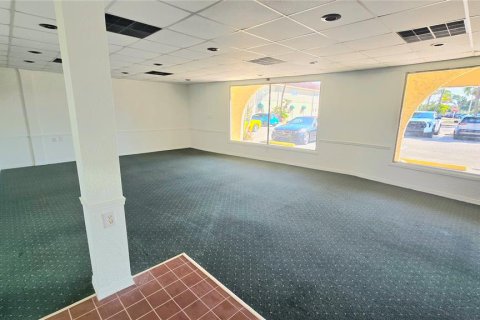 Commercial property in Venice, Florida 130.06 sq.m. № 2214883 - photo 9