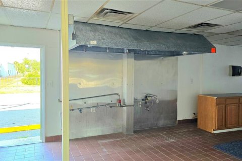 Commercial property in Venice, Florida 130.06 sq.m. № 2214883 - photo 22