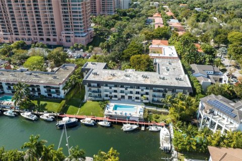 Condominio en venta en Coral Gables, Florida, 2 dormitorios, 98.48 m2 № 2173377 - foto 13