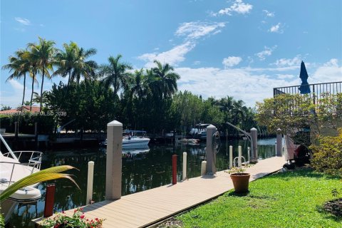 Condominio en venta en Coral Gables, Florida, 2 dormitorios, 98.48 m2 № 2173377 - foto 18