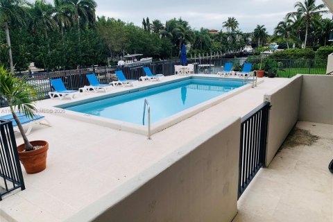 Condominio en venta en Coral Gables, Florida, 2 dormitorios, 98.48 m2 № 2173377 - foto 11