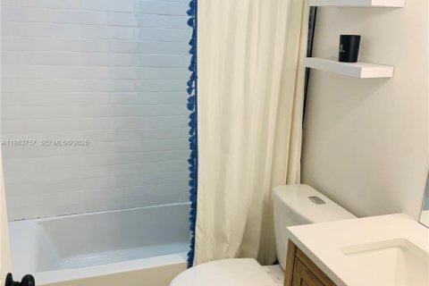Condominio en venta en Coral Gables, Florida, 2 dormitorios, 98.48 m2 № 2173377 - foto 7