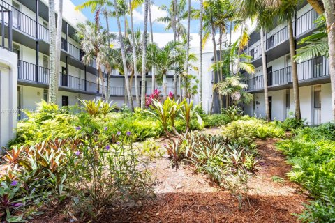 Apartamento en alquiler en Coral Springs, Florida, 1 dormitorio, 83.61 m2 № 1936167 - foto 13