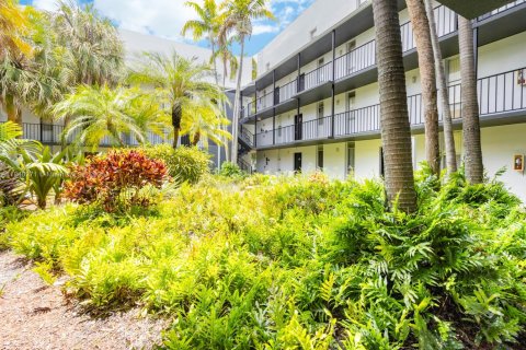 Apartamento en alquiler en Coral Springs, Florida, 1 dormitorio, 83.61 m2 № 1936167 - foto 9